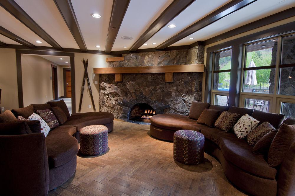 Lodging Ovations Hotel Whistler Exterior foto